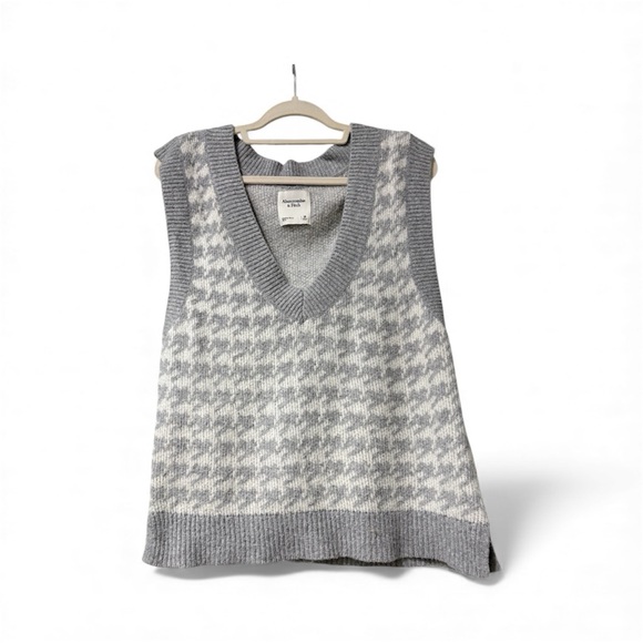 Abercrombie and Fitch Gray Houndstooth Sweater Cozy Vest Winter in Medium - Picture 5 of 8